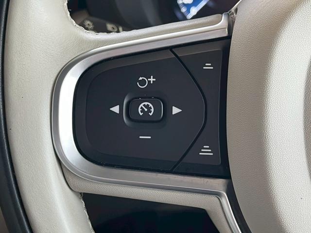ＸＣ６０ Ｄ４　ＡＷＤ　モーメンタム　ＡｐｐｌｅＣａｒＰｌａｙ／フルセグＴＶ／シートヒーター／白革シート／アダプティブクルーズコントロール／ブラインドスポットモニター／メモリー付きパワーシート／パワーバックドア／Ｗエアコン／純正ナビ（34枚目）