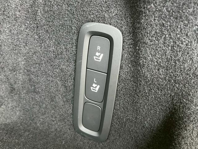 ＸＣ６０ Ｄ４　ＡＷＤ　モーメンタム　ＡｐｐｌｅＣａｒＰｌａｙ／フルセグＴＶ／シートヒーター／白革シート／アダプティブクルーズコントロール／ブラインドスポットモニター／メモリー付きパワーシート／パワーバックドア／Ｗエアコン／純正ナビ（67枚目）