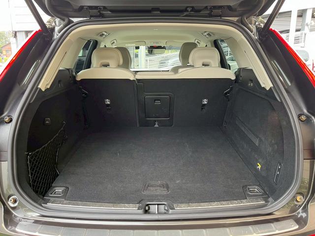 ＸＣ６０ Ｄ４　ＡＷＤ　モーメンタム　ＡｐｐｌｅＣａｒＰｌａｙ／フルセグＴＶ／シートヒーター／白革シート／アダプティブクルーズコントロール／ブラインドスポットモニター／メモリー付きパワーシート／パワーバックドア／Ｗエアコン／純正ナビ（68枚目）