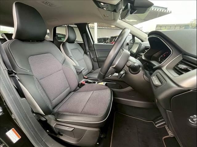 キャプチャー インテンス　ＡｐｐｌｅＣａｒＰｌａｙ／シートヒーター／全方位カメラ／アダプティブクルーズコントロール／ブラインドスポットモニター／ステアリングヒーター／レーンキープアシスト／アイドリングストップ／ＥＴＣ車載器（4枚目）