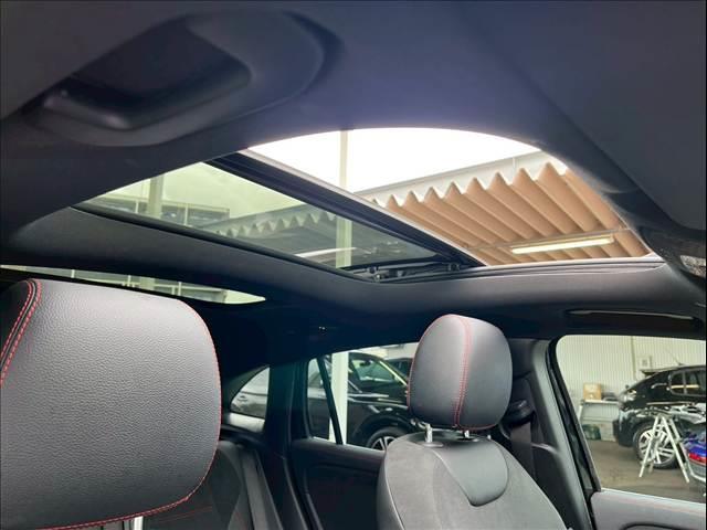 ＧＬＡクラス ＧＬＡ２００ｄ　４マチック　ＡＭＧライン　サンルーフ／シートヒータ／フルセグ／レーダークルーズコントロール／パワーシート／パワーバックドア／ブラインドスポットモニター／ステアリングスイッチ／純正ナビ／全方位カメラ／ワイヤレス充電／パドルシフト（2枚目）