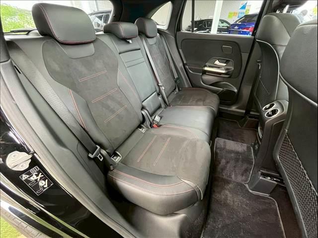 ＧＬＡクラス ＧＬＡ２００ｄ　４マチック　ＡＭＧライン　サンルーフ／シートヒータ／フルセグ／レーダークルーズコントロール／パワーシート／パワーバックドア／ブラインドスポットモニター／ステアリングスイッチ／純正ナビ／全方位カメラ／ワイヤレス充電／パドルシフト（7枚目）