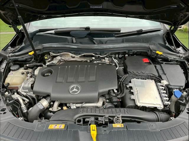 ＧＬＡクラス ＧＬＡ２００ｄ　４マチック　ＡＭＧライン　サンルーフ／シートヒータ／フルセグ／レーダークルーズコントロール／パワーシート／パワーバックドア／ブラインドスポットモニター／ステアリングスイッチ／純正ナビ／全方位カメラ／ワイヤレス充電／パドルシフト（12枚目）