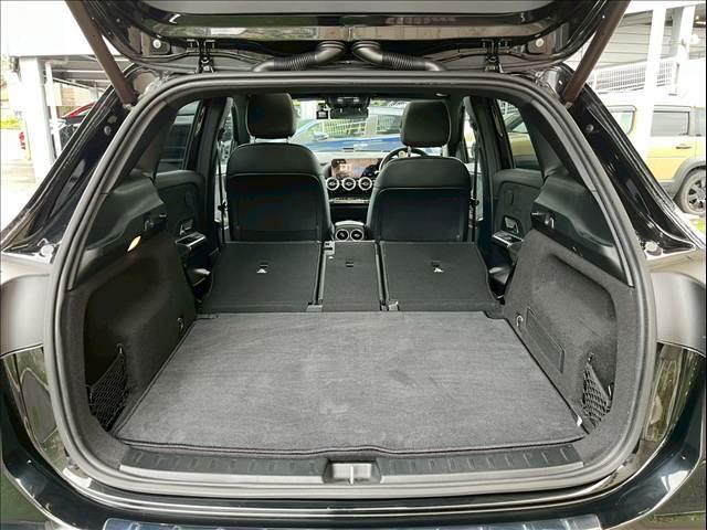 ＧＬＡクラス ＧＬＡ２００ｄ　４マチック　ＡＭＧライン　サンルーフ／シートヒータ／フルセグ／レーダークルーズコントロール／パワーシート／パワーバックドア／ブラインドスポットモニター／ステアリングスイッチ／純正ナビ／全方位カメラ／ワイヤレス充電／パドルシフト（18枚目）