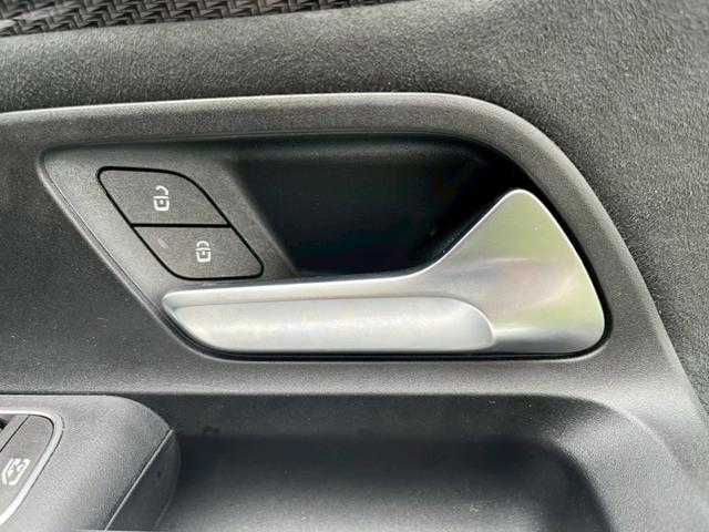 ＧＬＡクラス ＧＬＡ２００ｄ　４マチック　ＡＭＧライン　サンルーフ／シートヒータ／フルセグ／レーダークルーズコントロール／パワーシート／パワーバックドア／ブラインドスポットモニター／ステアリングスイッチ／純正ナビ／全方位カメラ／ワイヤレス充電／パドルシフト（39枚目）