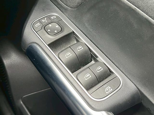 ＧＬＡクラス ＧＬＡ２００ｄ　４マチック　ＡＭＧライン　サンルーフ／シートヒータ／フルセグ／レーダークルーズコントロール／パワーシート／パワーバックドア／ブラインドスポットモニター／ステアリングスイッチ／純正ナビ／全方位カメラ／ワイヤレス充電／パドルシフト（44枚目）