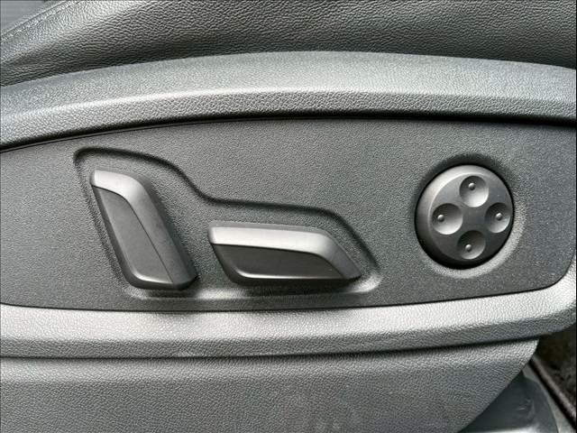 Ｑ５スポーツバック ４０ＴＤＩクワトロ　Ｓライン　ＡｐｐｌｅＣａｒＰｌａｙ／バーチャルコックピット／シートヒーター／全方位カメラ／パワーシート／アダプティブクルーズコントロール／ブラインドスポットモニター／パワーバックドア／パーキングアシスト／ＥＴＣ（11枚目）