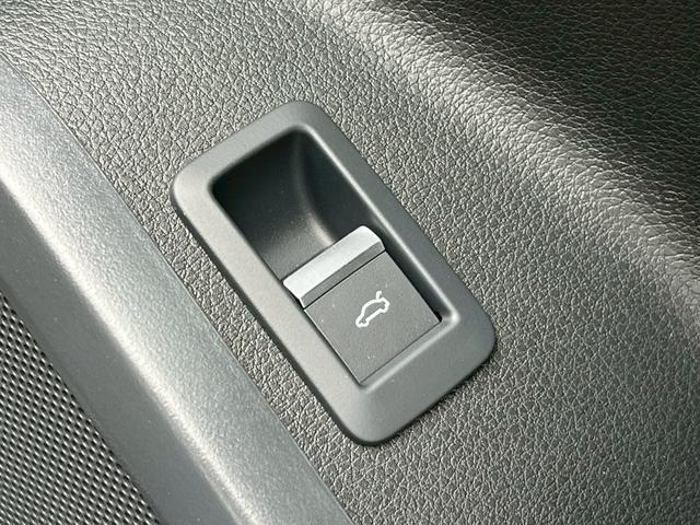Ｑ５スポーツバック ４０ＴＤＩクワトロ　Ｓライン　ＡｐｐｌｅＣａｒＰｌａｙ／バーチャルコックピット／シートヒーター／全方位カメラ／パワーシート／アダプティブクルーズコントロール／ブラインドスポットモニター／パワーバックドア／パーキングアシスト／ＥＴＣ（38枚目）