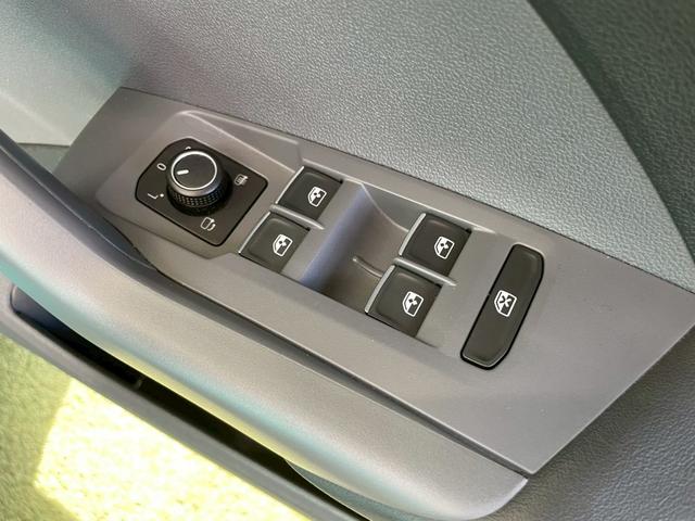 T-クロス TSI 1stプラス AppleCarPlay/アダプティブクルーズコントロール/ブラインドスポットモニター/純正ナビ/フルセグTV/バックカメラ/パドルシフト/パーキングアシスト/アイドリングストップ/クリアランスソナー(38枚目)