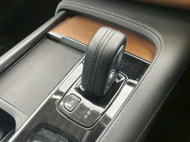 ＸＣ９０ Ｂ５　ＡＷＤ　モーメンタム　サンルーフ／ＡｐｐｌｅＣａｒＰｌａｙ／クライメートパッケージ／全方位カメラ／アダプティブクルーズコントロール／ブラインドスポットモニター／シートヒーター／ステアリングヒーター／Ｗエアコン／パワーシート（42枚目）