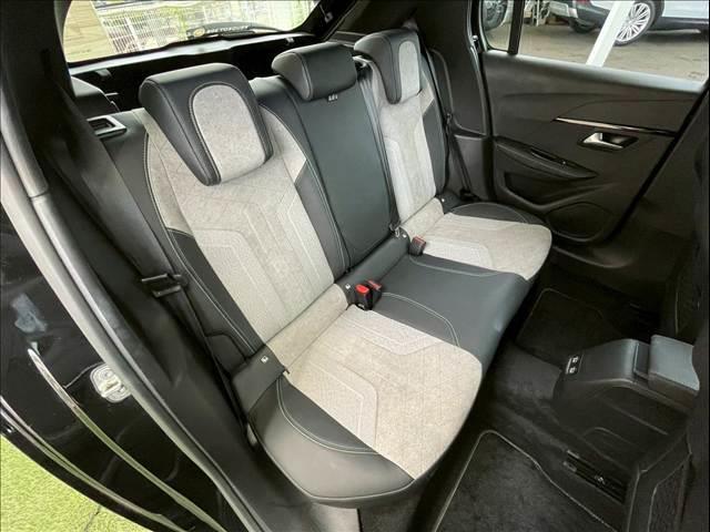 ２０８ ＧＴ　ＡｐｐｌｅＣａｒＰｌａｙ／シートヒーター／アダプティブクルーズコントロール／ブラインドスポットモニター／バックカメラ／ワイヤレス充電／パドルシフト／ＵＳＢポート／ＥＴＣ車載器／クリアランスソナー（5枚目）