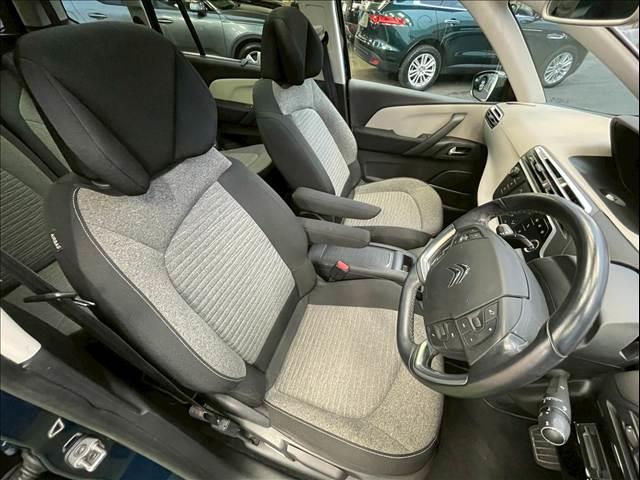 グランドC4 スペースツアラー デューンベージュ ガラスルーフ/AppleCarPlay/アダプティブクルーズコントロール/全方位カメラ/ブラインドスポットモニター/パドルシフト/パーキングアシスト/パワーバックドア/プッシュスタート/ETC車載器(6枚目)