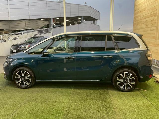 グランドC4 スペースツアラー デューンベージュ ガラスルーフ/AppleCarPlay/アダプティブクルーズコントロール/全方位カメラ/ブラインドスポットモニター/パドルシフト/パーキングアシスト/パワーバックドア/プッシュスタート/ETC車載器(57枚目)