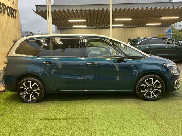 グランドC4 スペースツアラー デューンベージュ ガラスルーフ/AppleCarPlay/アダプティブクルーズコントロール/全方位カメラ/ブラインドスポットモニター/パドルシフト/パーキングアシスト/パワーバックドア/プッシュスタート/ETC車載器(58枚目)