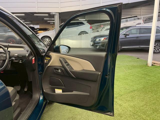 グランドC4 スペースツアラー デューンベージュ ガラスルーフ/AppleCarPlay/アダプティブクルーズコントロール/全方位カメラ/ブラインドスポットモニター/パドルシフト/パーキングアシスト/パワーバックドア/プッシュスタート/ETC車載器(71枚目)