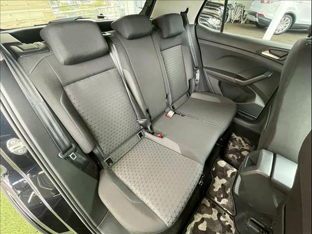 T-クロス TSI アクティブ AppleCarPlay/アダプティブクルーズコントロール/ブラインドスポットモニター/純正ナビ/バックカメラ/パドルシフト/ワイヤレス充電/ETC/USB-Cポート/Pアシスト/クリアランスソナー(6枚目)