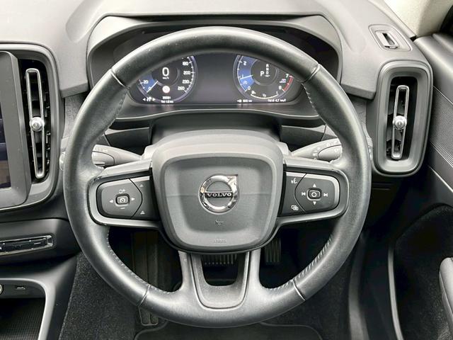 XC40 T4 全方位カメラ/アダプティブクルーズコントロール/ブラインドスポットモニター/ETC車載器/デジタルメーター/クリアランスソナー/レーンキープアシスト/アイドリングストップ/プッシュスタート/USB(30枚目)