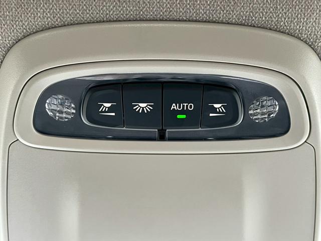 XC40 T4 全方位カメラ/アダプティブクルーズコントロール/ブラインドスポットモニター/ETC車載器/デジタルメーター/クリアランスソナー/レーンキープアシスト/アイドリングストップ/プッシュスタート/USB(37枚目)