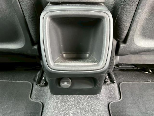 XC40 T4 全方位カメラ/アダプティブクルーズコントロール/ブラインドスポットモニター/ETC車載器/デジタルメーター/クリアランスソナー/レーンキープアシスト/アイドリングストップ/プッシュスタート/USB(43枚目)