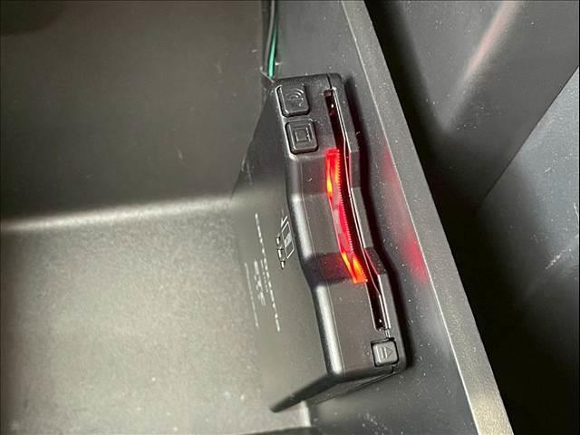 C3 フィール AppleCarPlay/クルーズコントロール/アイドリングストップ/衝突軽減ブレーキ/ディスプレイオーディオ/Bluetooth接続プッシュスタート/純正16インチAW/ステアリングスイッチ/ETC(7枚目)