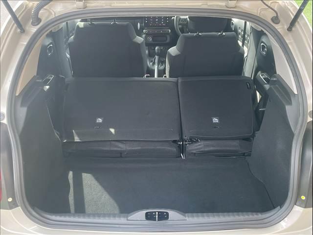 C3 フィール AppleCarPlay/クルーズコントロール/アイドリングストップ/衝突軽減ブレーキ/ディスプレイオーディオ/Bluetooth接続プッシュスタート/純正16インチAW/ステアリングスイッチ/ETC(18枚目)