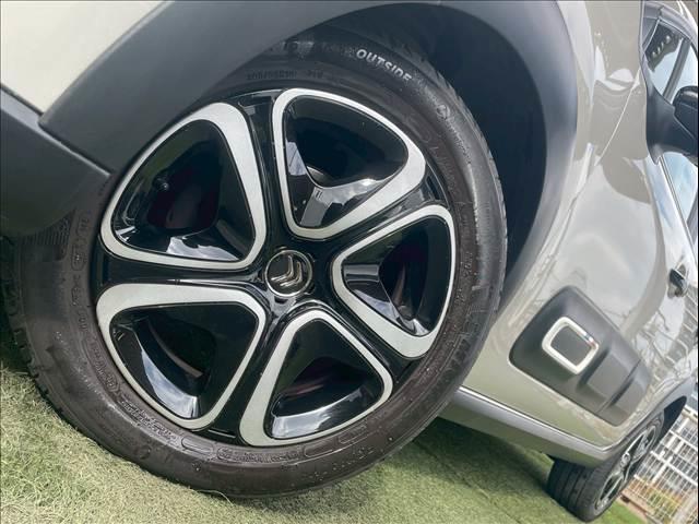 C3 フィール AppleCarPlay/クルーズコントロール/アイドリングストップ/衝突軽減ブレーキ/ディスプレイオーディオ/Bluetooth接続プッシュスタート/純正16インチAW/ステアリングスイッチ/ETC(19枚目)