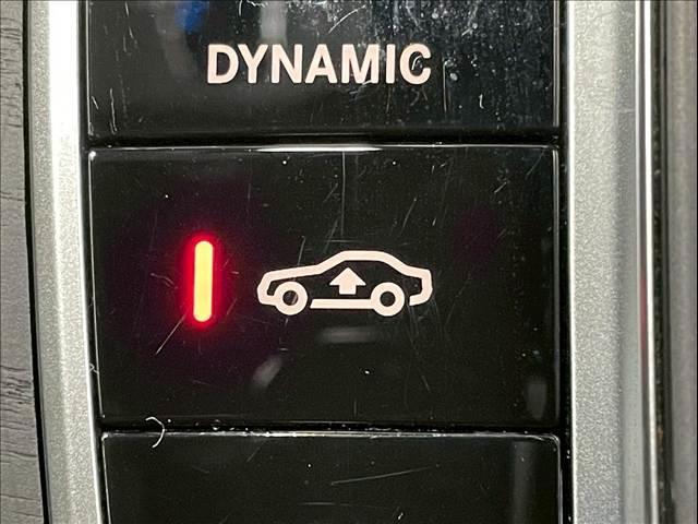 GLC GLC 220 d 4MATIC クーペ AMGライン サンルーフ/レザーエクスクルーシブPKG/ブルメスターサウンド/シートベンチレーション/シートヒータ/エアサス/パワーシート/パワーバックドア/アダプティブクルーズコントロール/ブラインドスポット(9枚目)