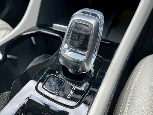 ＸＣ４０ アルティメット　Ｂ４　ＡＷＤ　ハーマンカードンサウンド／クライメートパッケージ／Ｇｏｏｇｌｅナビ／クリスタルシフトノブ／全方位カメラ／白革シート／パワーシート／パワーバックドア／シートヒーター／ステアリングヒーター／デジタルメータ（39枚目）