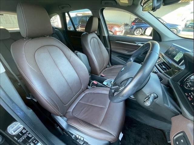 Ｘ１ ｘＤｒｉｖｅ　１８ｄ　ｘライン　ハイラインパッケージ　コンフォートパッケージ／シートヒーター／ブラウンレザーシート／バックカメラ／ヘッドアップディスプレイ／メモリー付パワーシート／パワーバックドア／純正ナビ／アダプティブクルーズコントロール／ＥＴＣ車載器（5枚目）