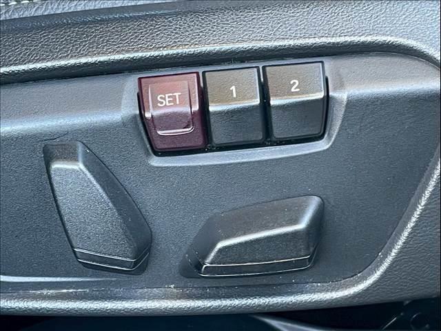 Ｘ１ ｘＤｒｉｖｅ　１８ｄ　ｘライン　ハイラインパッケージ　コンフォートパッケージ／シートヒーター／ブラウンレザーシート／バックカメラ／ヘッドアップディスプレイ／メモリー付パワーシート／パワーバックドア／純正ナビ／アダプティブクルーズコントロール／ＥＴＣ車載器（8枚目）