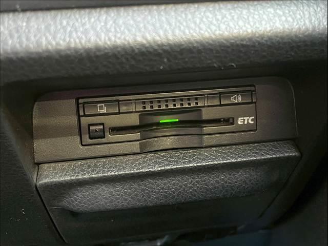 ヴォクシー ＺＳ煌　純正ＯＰ１０インチナビ／後席モニター／両側電動スライドドア／フルセグＴＶ／バックカメラ／衝突軽減ブレーキ／レーンキープアシスト／アイドリングストップ／ＥＴＣ車載器／プッシュスタート／オートハイビーム（11枚目）