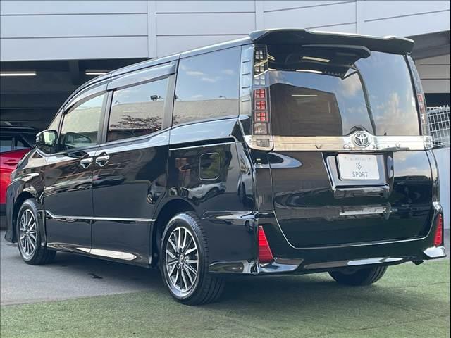 ヴォクシー ＺＳ煌　純正ＯＰ１０インチナビ／後席モニター／両側電動スライドドア／フルセグＴＶ／バックカメラ／衝突軽減ブレーキ／レーンキープアシスト／アイドリングストップ／ＥＴＣ車載器／プッシュスタート／オートハイビーム（17枚目）