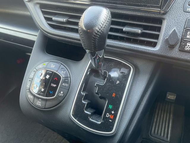 ヴォクシー ＺＳ煌　純正ＯＰ１０インチナビ／後席モニター／両側電動スライドドア／フルセグＴＶ／バックカメラ／衝突軽減ブレーキ／レーンキープアシスト／アイドリングストップ／ＥＴＣ車載器／プッシュスタート／オートハイビーム（38枚目）