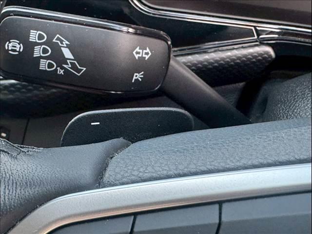 Ｔ－クロス ＴＳＩ　アクティブ　ＡｐｐｌｅＣａｒＰｌａｙ／アダプティブクルーズコントロール／ブラインドスポットモニター／パーキングアシスト／バックカメラ／デジタルメーター／パドルシフト／アイドリングストップ／ＥＴＣ／ワイヤレス充電（10枚目）