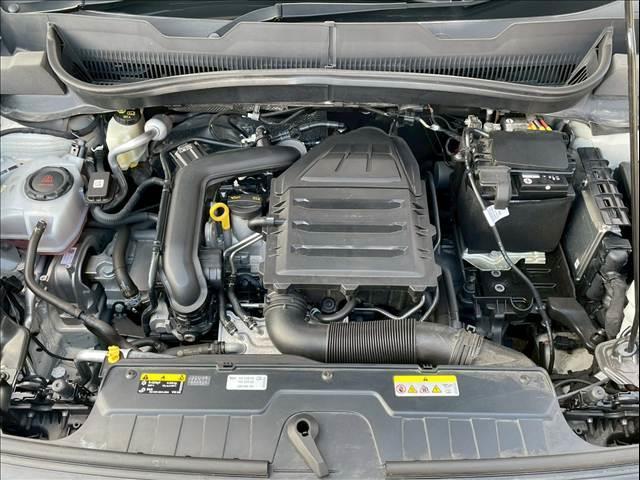 Ｔ－クロス ＴＳＩ　アクティブ　ＡｐｐｌｅＣａｒＰｌａｙ／アダプティブクルーズコントロール／ブラインドスポットモニター／パーキングアシスト／バックカメラ／デジタルメーター／パドルシフト／アイドリングストップ／ＥＴＣ／ワイヤレス充電（12枚目）