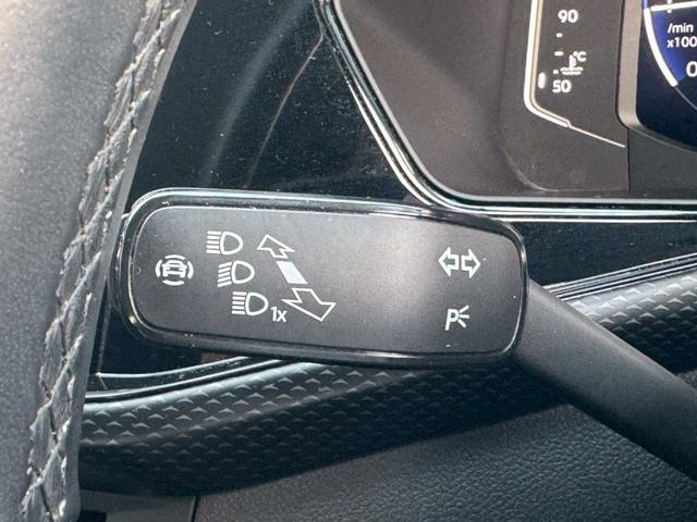 Ｔ－クロス ＴＳＩ　アクティブ　ＡｐｐｌｅＣａｒＰｌａｙ／アダプティブクルーズコントロール／ブラインドスポットモニター／パーキングアシスト／バックカメラ／デジタルメーター／パドルシフト／アイドリングストップ／ＥＴＣ／ワイヤレス充電（36枚目）