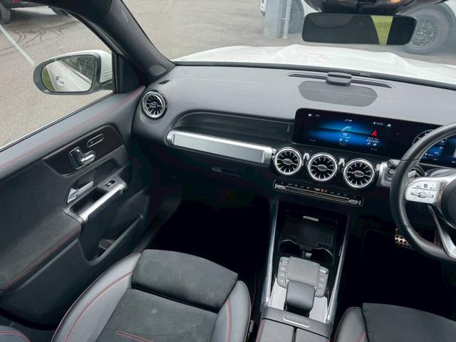 GLB GLB200d 4マチック AMGライン サンルーフ/AMGラインパッケージ/シートヒーター/アダプティブクルーズコントロール/ブラインドスポットモニター/メモリー付きパワーシート/パワーバックドア/純正ナビ/全方位カメラ/フルセグ/ETC(30枚目)