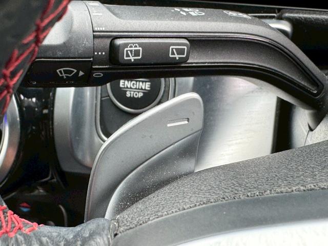 GLB GLB200d 4マチック AMGライン サンルーフ/AMGラインパッケージ/シートヒーター/アダプティブクルーズコントロール/ブラインドスポットモニター/メモリー付きパワーシート/パワーバックドア/純正ナビ/全方位カメラ/フルセグ/ETC(39枚目)