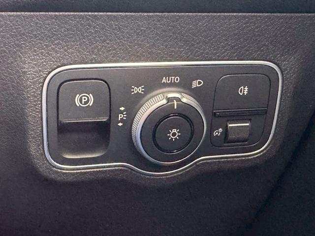 GLB GLB200d 4マチック AMGライン サンルーフ/AMGラインパッケージ/シートヒーター/アダプティブクルーズコントロール/ブラインドスポットモニター/メモリー付きパワーシート/パワーバックドア/純正ナビ/全方位カメラ/フルセグ/ETC(52枚目)