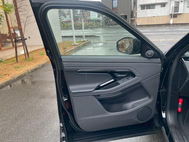 レンジローバーイヴォーク ベースグレード　ＡｐｐｌｅＣａｒＰｌａｙ／黒革シート／シートヒーター／全方位カメラ／アダプティブクルーズコントロール／ブラインドスポットモニター／パワーシート／純正ナビ／パワーバックドア／ＥＴＣ／デジタルメーター（61枚目）