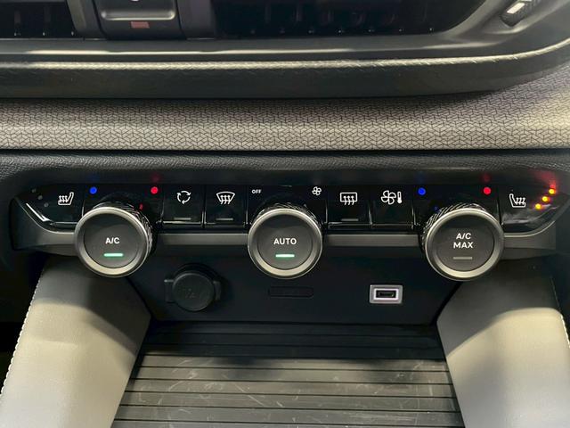 Ｃ５ Ｘ シャインパック　サンルーフ／ＡｐｐｌｅＣａｒＰｌａｙ／シートベンチレーション／シートヒーター／全方位カメラ／ヘッドアップディスプレイ／アダプティブクルーズコントロール／メモリー付パワーシート／パワーバックドア／ＥＴＣ（42枚目）