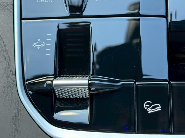 X7 xDrive 35d Mスポーツ ウェルネスパッケージ/サンルーフ/ハーマンカードン/エアサス/OP22インチAW/CarPlay/パワーシート/シートベンチレーション/シートヒーター/アダプティブクルーズコントロール/ETC車載器(49枚目)