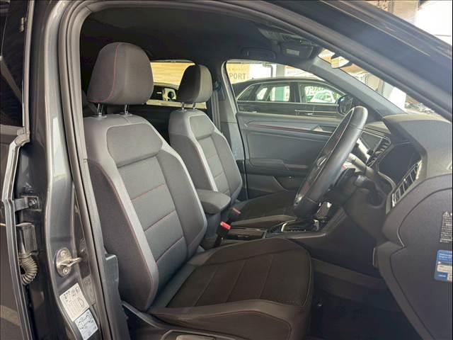 T-ロック TDI スポーツ AppleCarPlay/アダプティブクルーズコントロール/電動リアゲート/ブラインドスポットモニター/ETC車載器/USB-Cポート/パドルシフト/アイドリングストップ/純正ナビ/バックカメラ(6枚目)