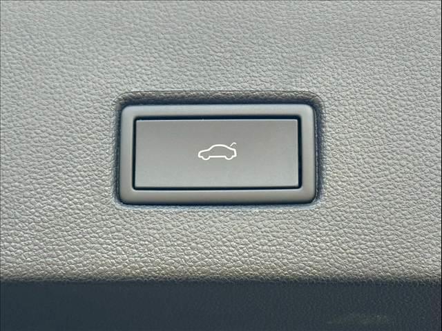 T-ロック TDI スポーツ AppleCarPlay/アダプティブクルーズコントロール/電動リアゲート/ブラインドスポットモニター/ETC車載器/USB-Cポート/パドルシフト/アイドリングストップ/純正ナビ/バックカメラ(9枚目)