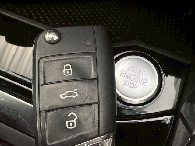 T-ロック TDI スポーツ AppleCarPlay/アダプティブクルーズコントロール/電動リアゲート/ブラインドスポットモニター/ETC車載器/USB-Cポート/パドルシフト/アイドリングストップ/純正ナビ/バックカメラ(49枚目)