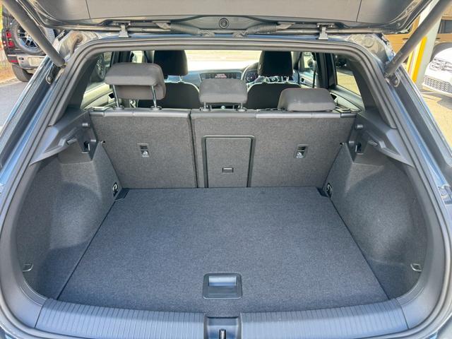 T-ロック TDI スポーツ AppleCarPlay/アダプティブクルーズコントロール/電動リアゲート/ブラインドスポットモニター/ETC車載器/USB-Cポート/パドルシフト/アイドリングストップ/純正ナビ/バックカメラ(61枚目)