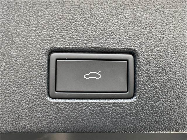 T-ロック TDI スポーツ AppleCarPlay/アダプティブクルーズコントロール/ブラインドスポットモニター/電動リアゲート/USB-Cポート/ETC車載器/純正ナビ/バックカメラ/アイドリングストップ/プッシュスタート(10枚目)