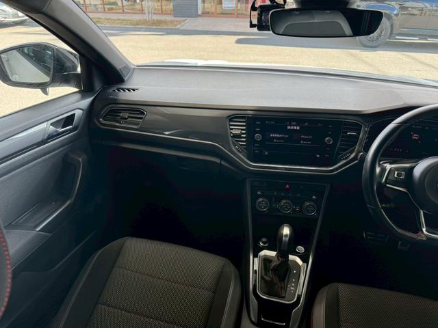 T-ロック TDI スポーツ AppleCarPlay/アダプティブクルーズコントロール/ブラインドスポットモニター/電動リアゲート/USB-Cポート/ETC車載器/純正ナビ/バックカメラ/アイドリングストップ/プッシュスタート(31枚目)