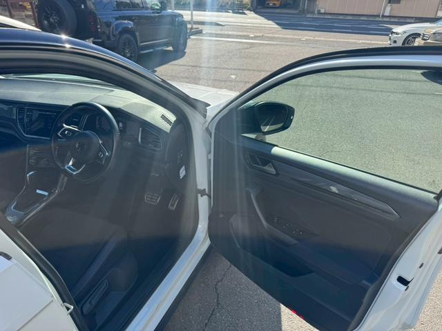 T-ロック TDI スポーツ AppleCarPlay/アダプティブクルーズコントロール/ブラインドスポットモニター/電動リアゲート/USB-Cポート/ETC車載器/純正ナビ/バックカメラ/アイドリングストップ/プッシュスタート(72枚目)