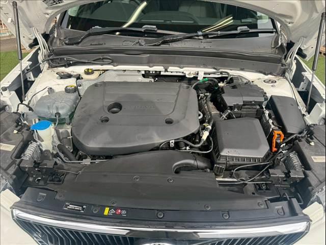 ＸＣ４０ Ｂ４　ＡＷＤ　モメンタム　ＡｐｐｌｅＣａｒＰｌａｙ／クライメートパッケージ／全方位カメラ／フルセグＴＶ／アダプティブクルーズコントロール／ブラインドスポットモニター／パワーシート／パワーバックドア／ＵＳＢ／シートヒーター／（12枚目）